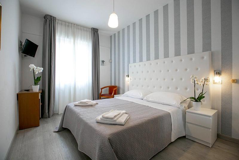 Hotel La Perla Rimini Eksteriør billede