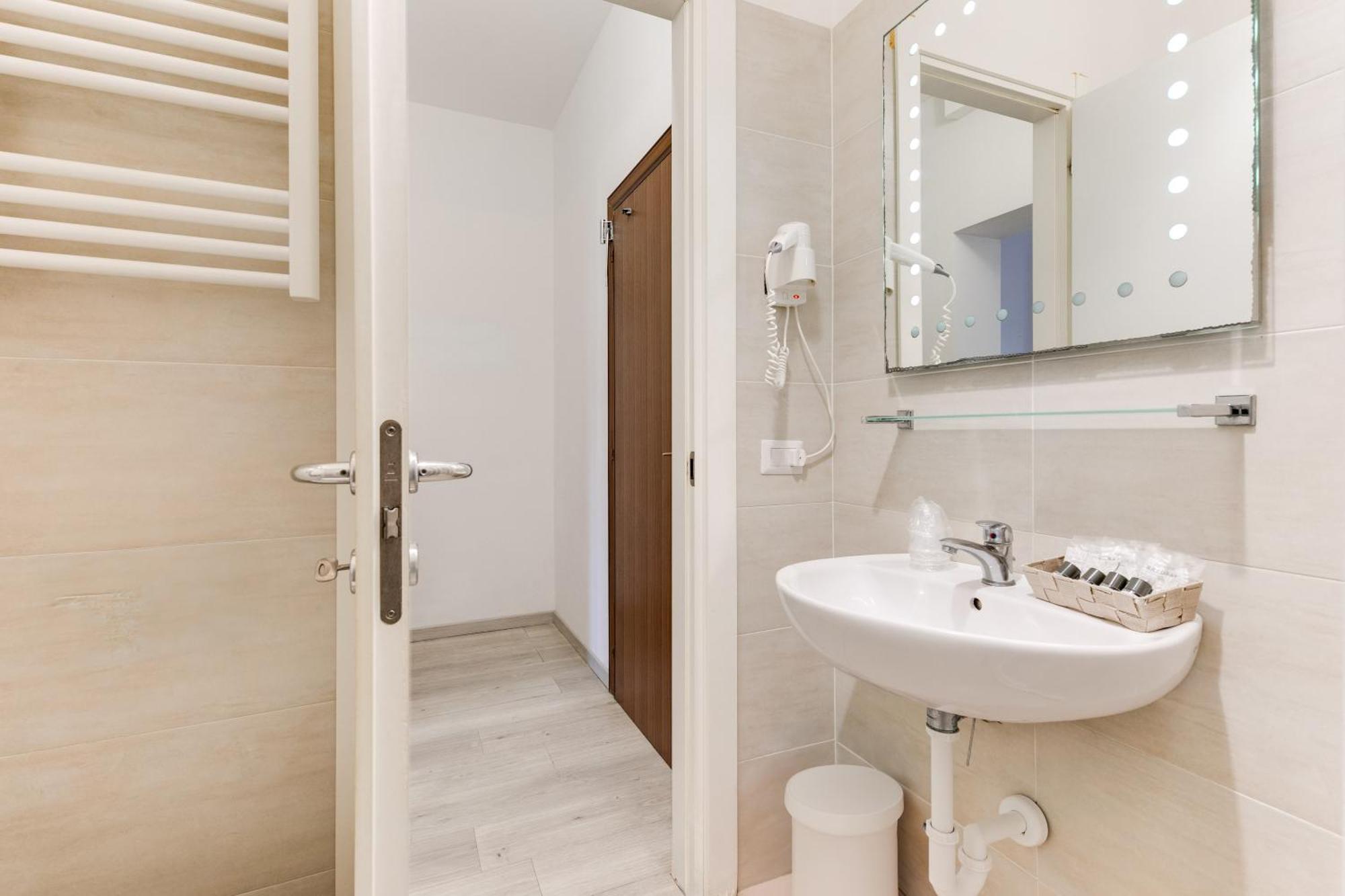Hotel La Perla Rimini Eksteriør billede