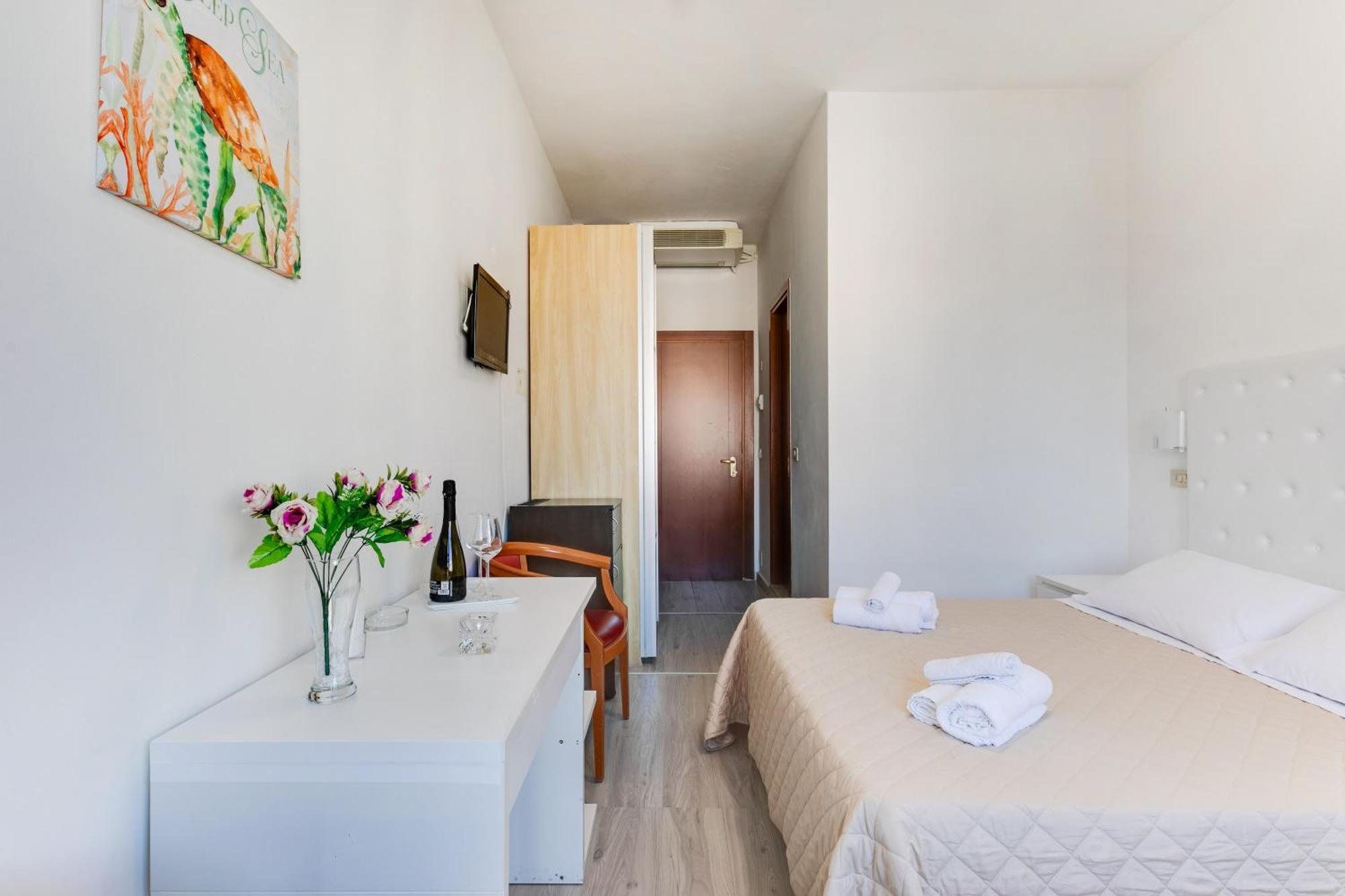 Hotel La Perla Rimini Eksteriør billede