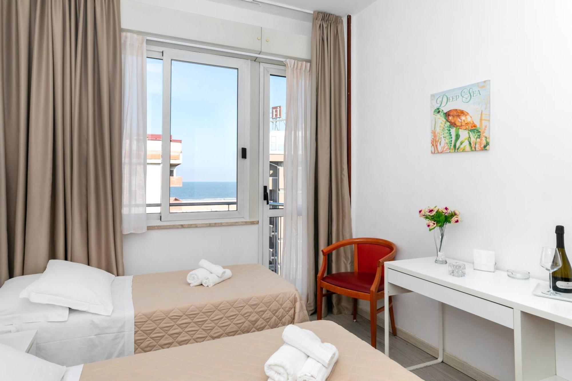 Hotel La Perla Rimini Eksteriør billede
