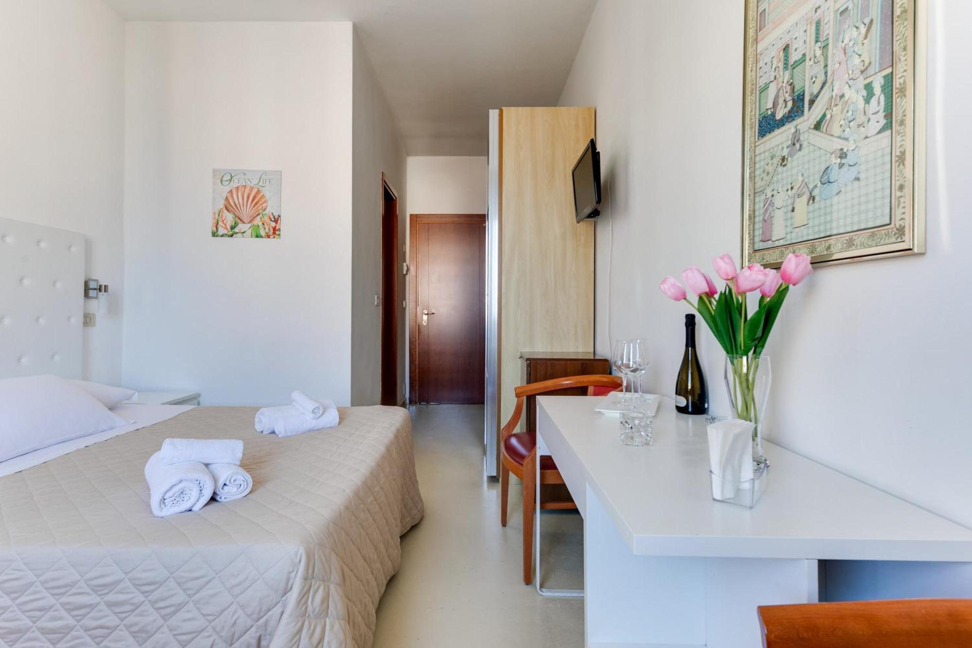 Hotel La Perla Rimini Eksteriør billede