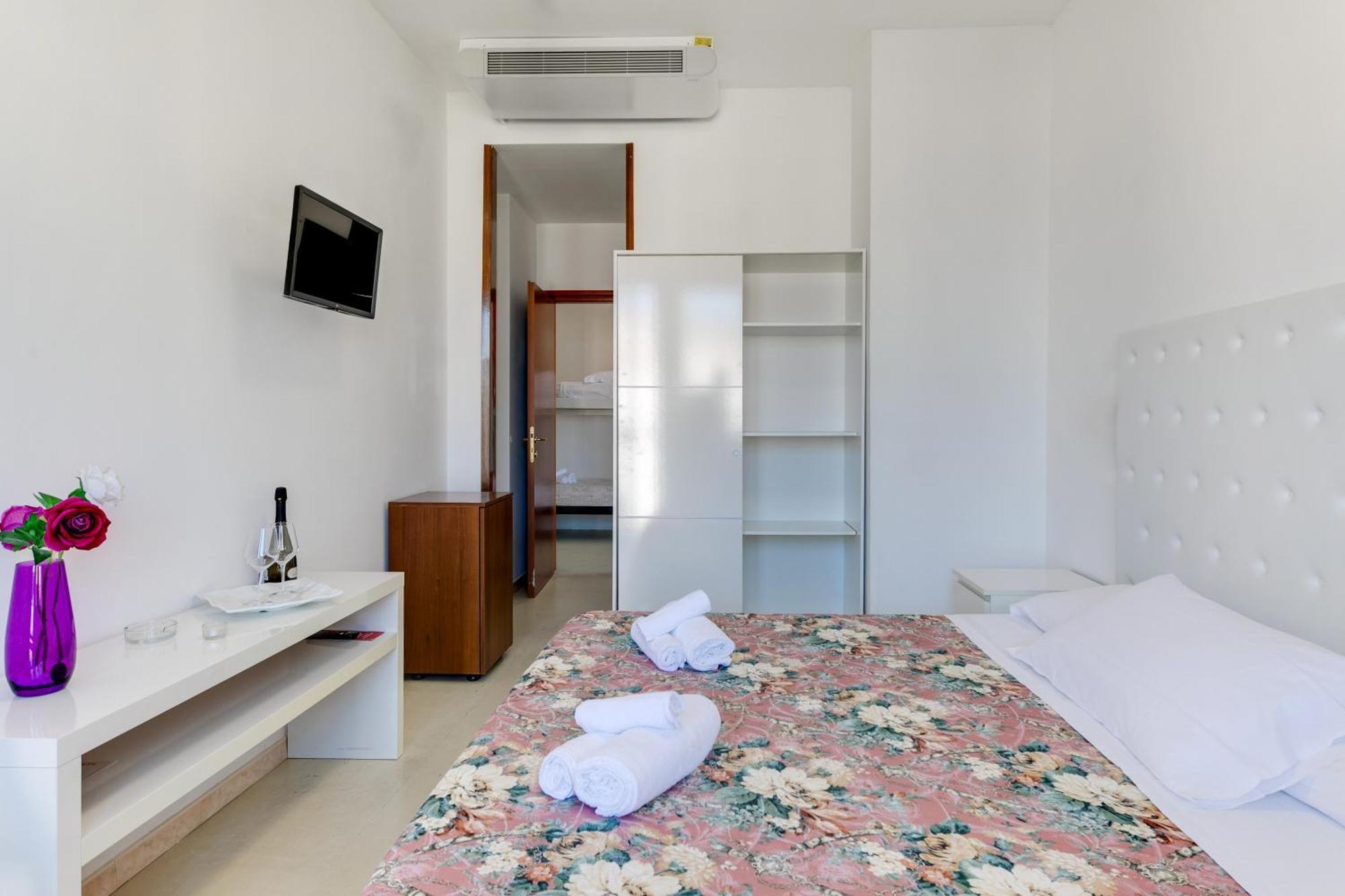 Hotel La Perla Rimini Eksteriør billede