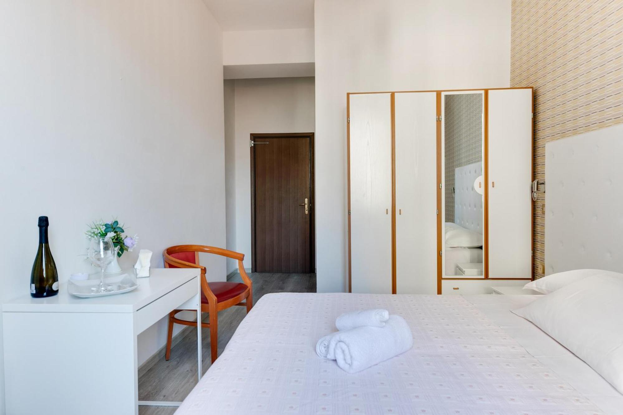 Hotel La Perla Rimini Eksteriør billede