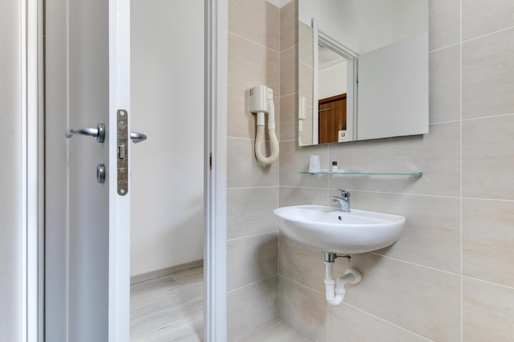 Hotel La Perla Rimini Eksteriør billede