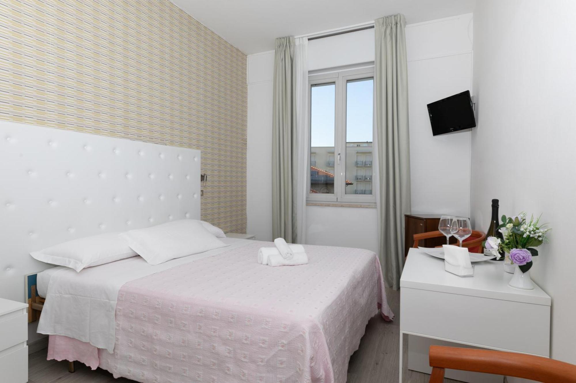 Hotel La Perla Rimini Eksteriør billede