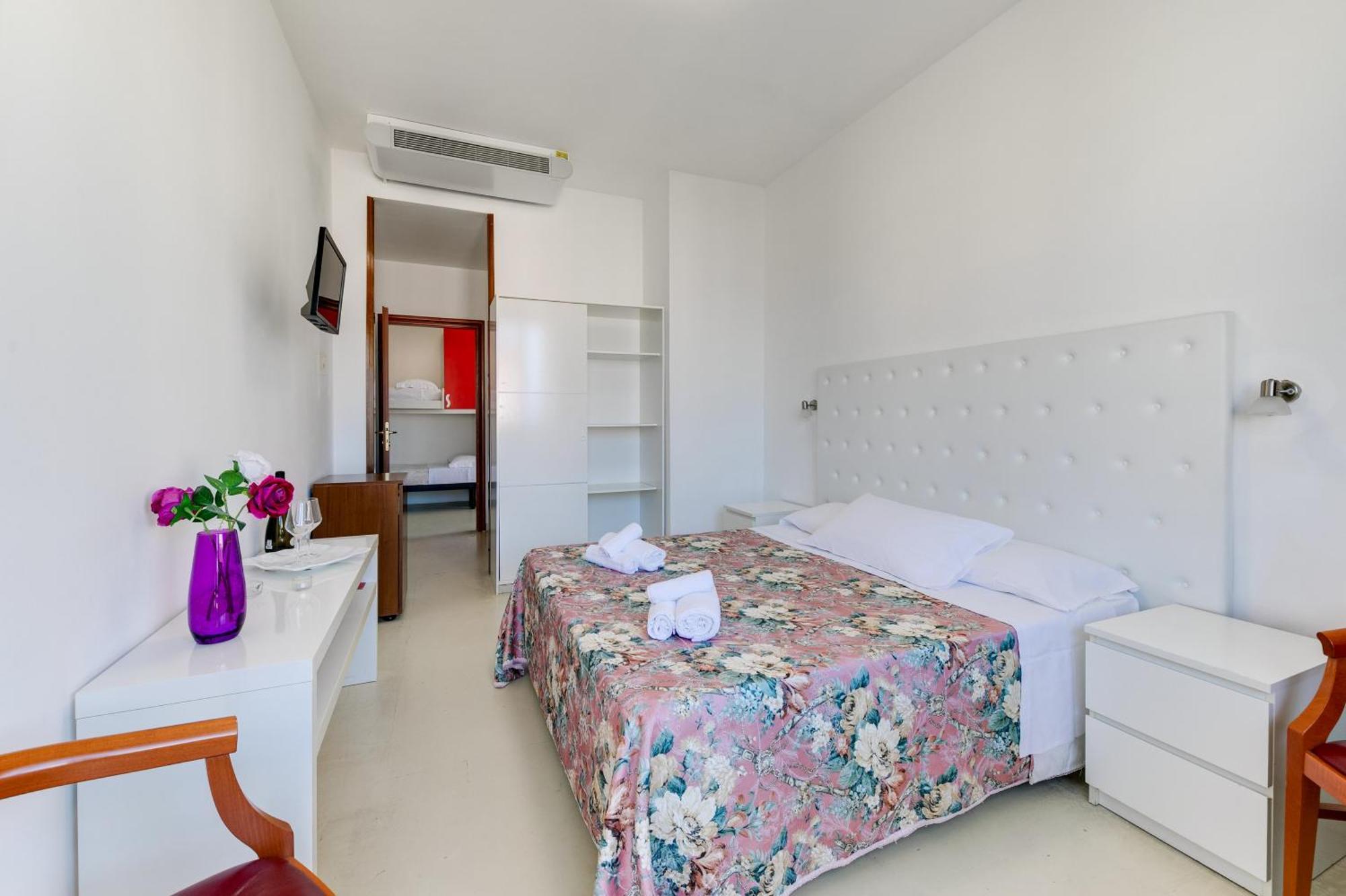 Hotel La Perla Rimini Eksteriør billede