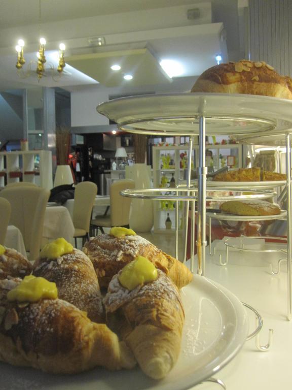 Hotel La Perla Rimini Eksteriør billede