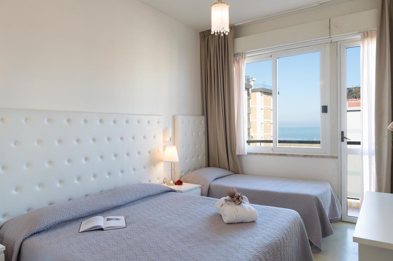 Hotel La Perla Rimini Eksteriør billede