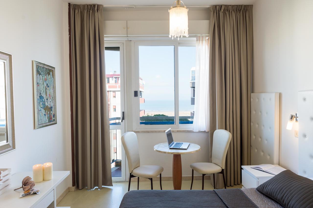 Hotel La Perla Rimini Eksteriør billede